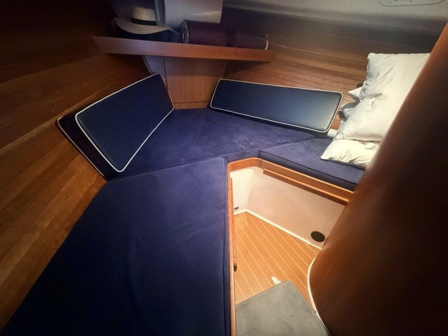 2006 True North 38 Heritage Edition — photo 6