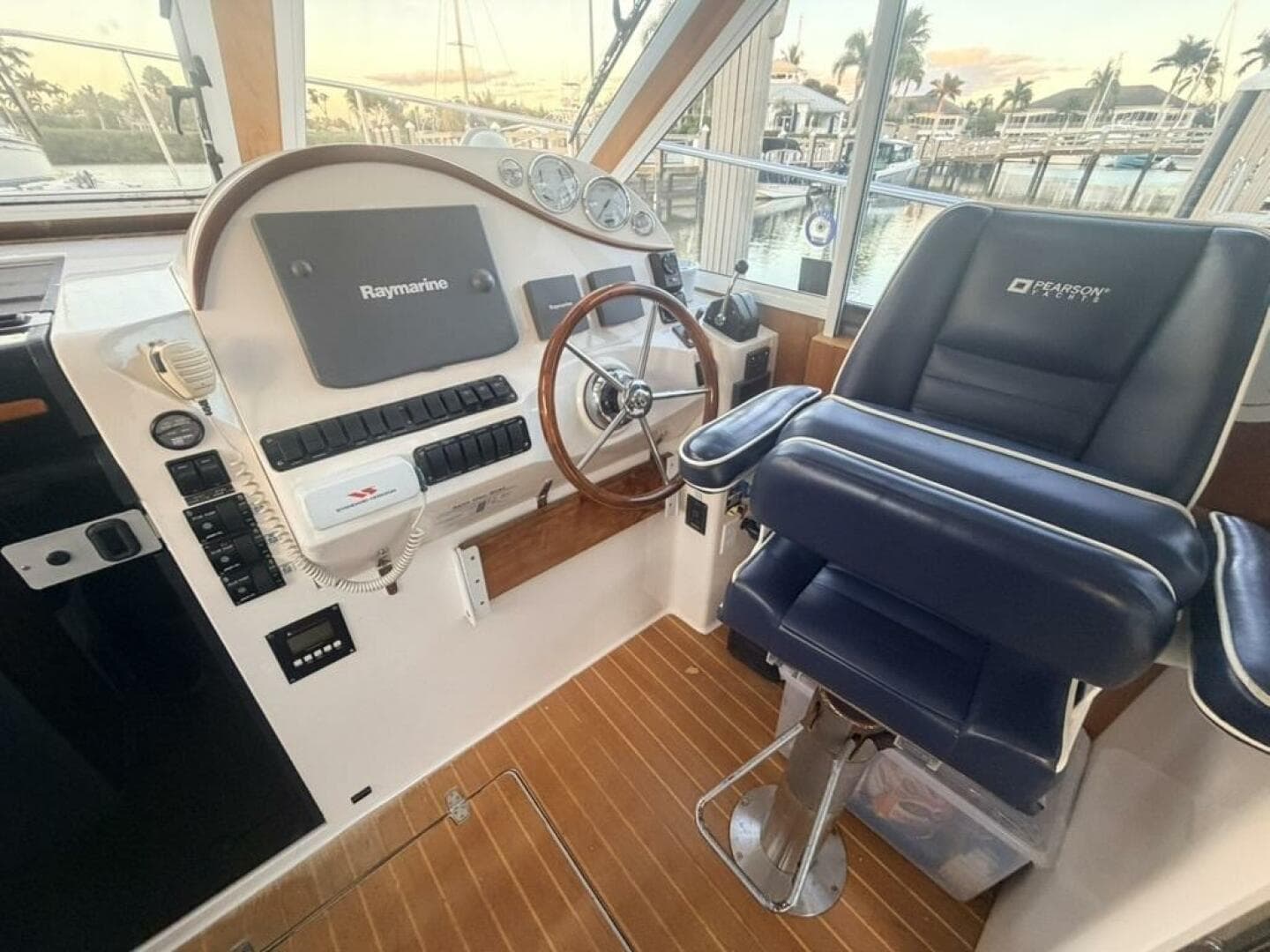 2006 True North 38 Heritage Edition — photo 2