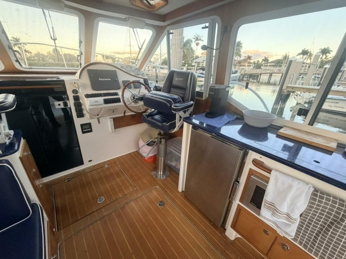 2006 True North 38 Heritage Edition — photo 11