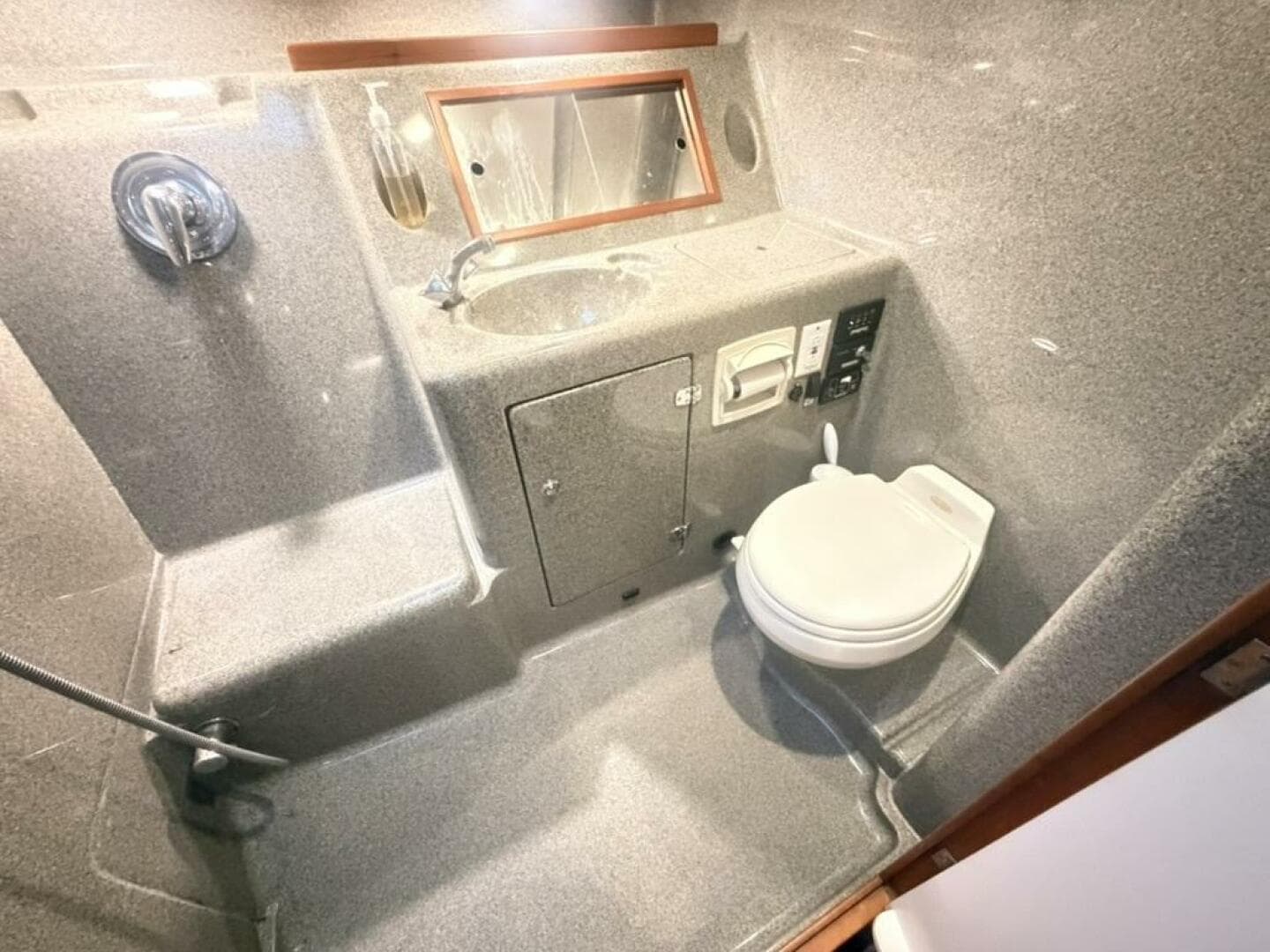 2006 True North 38 Heritage Edition — photo 17