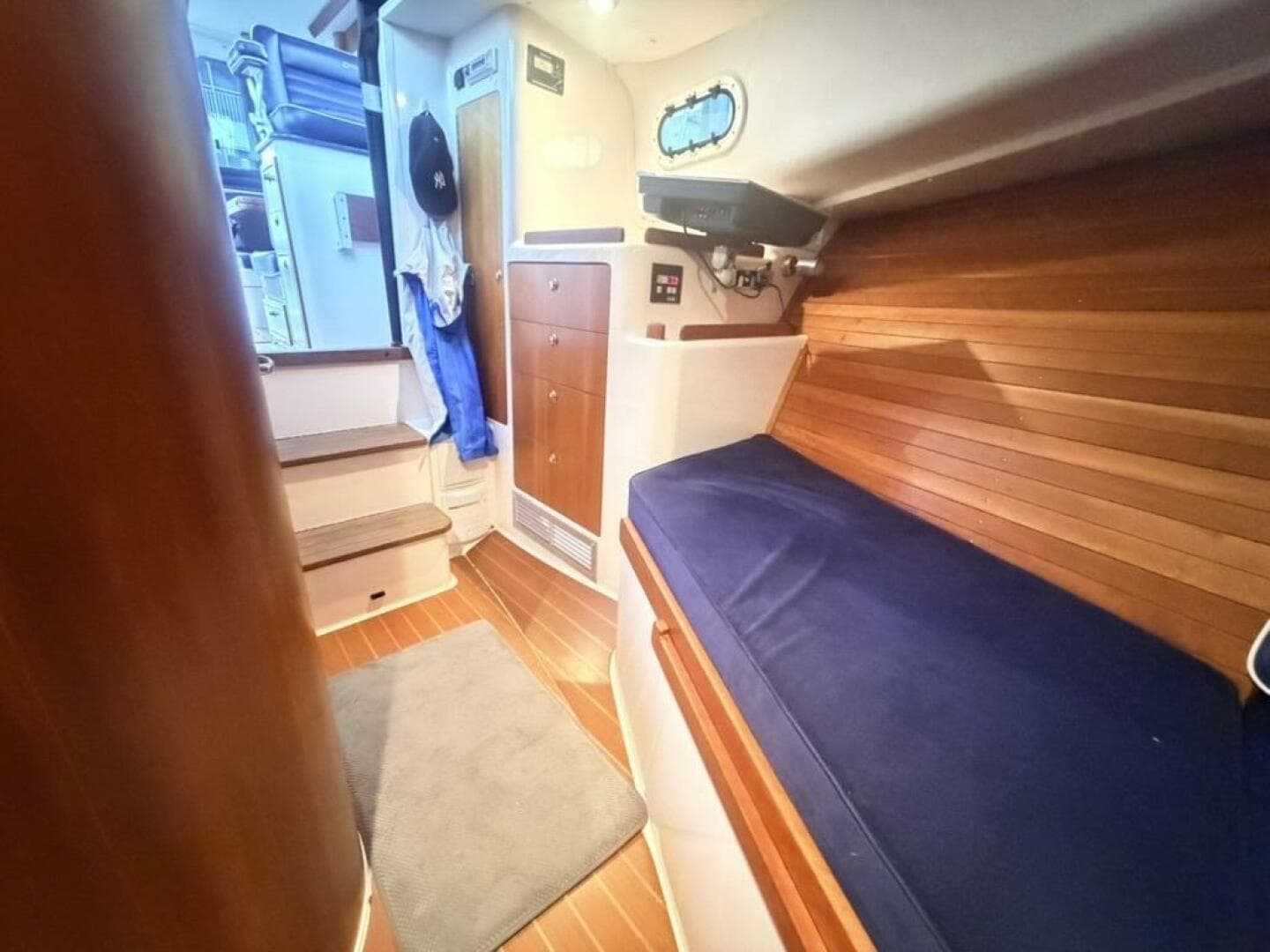 2006 True North 38 Heritage Edition — photo 16