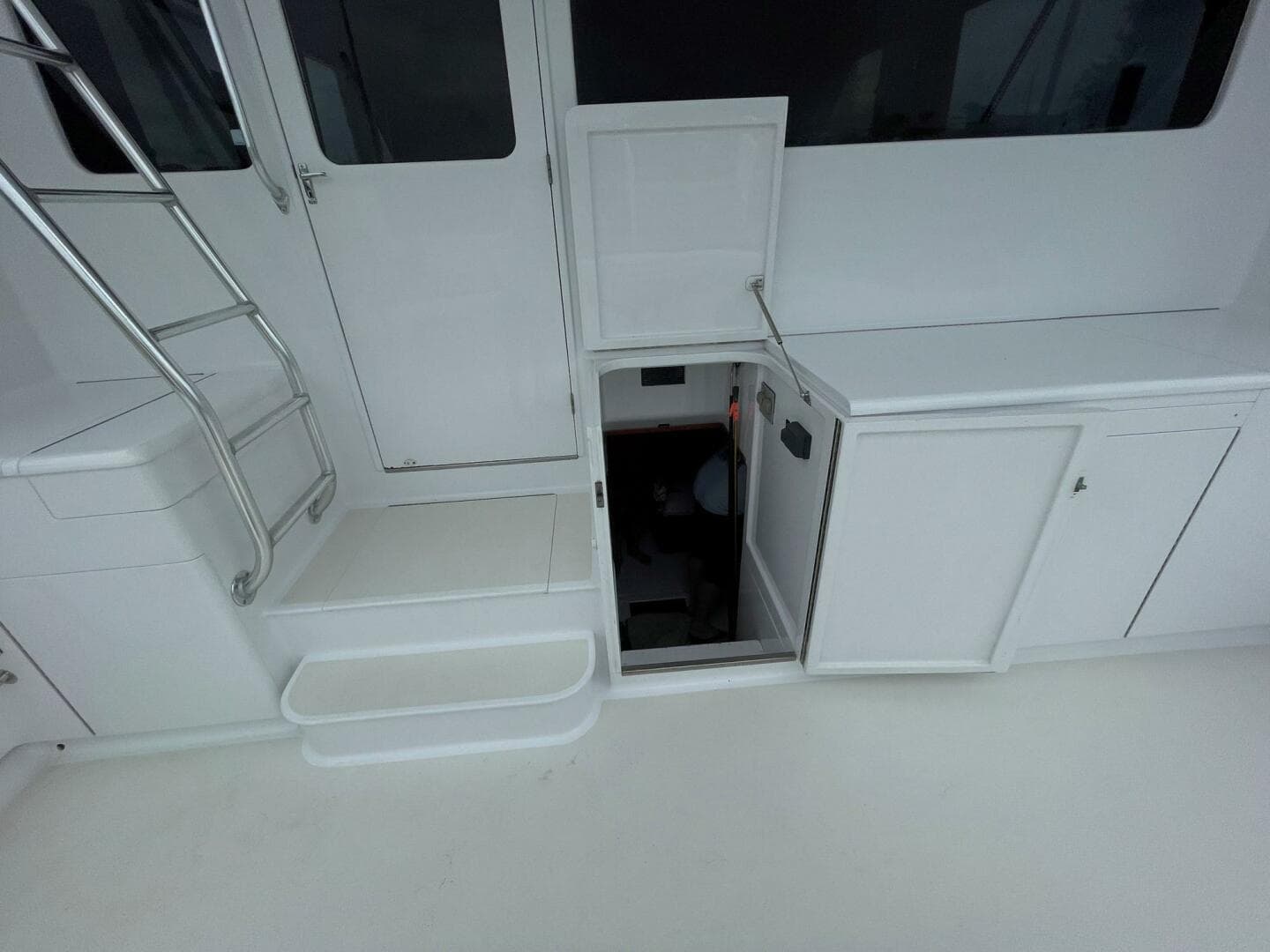 2001 Custom Carolina Lydia 57 Sportfish — photo 46