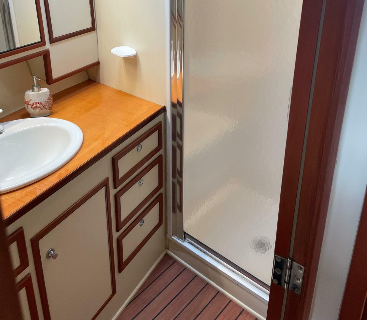 2001 Custom Carolina Lydia 57 Sportfish — photo 17