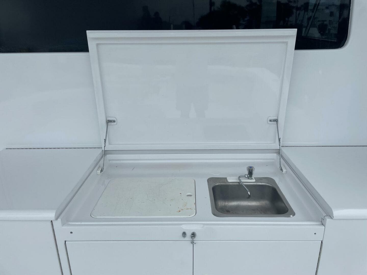 2001 Custom Carolina Lydia 57 Sportfish — photo 42