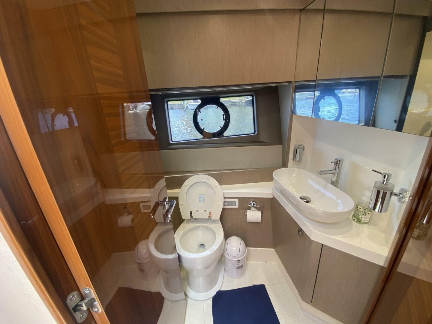 2017 Sunseeker Manhattan 52 — photo 22