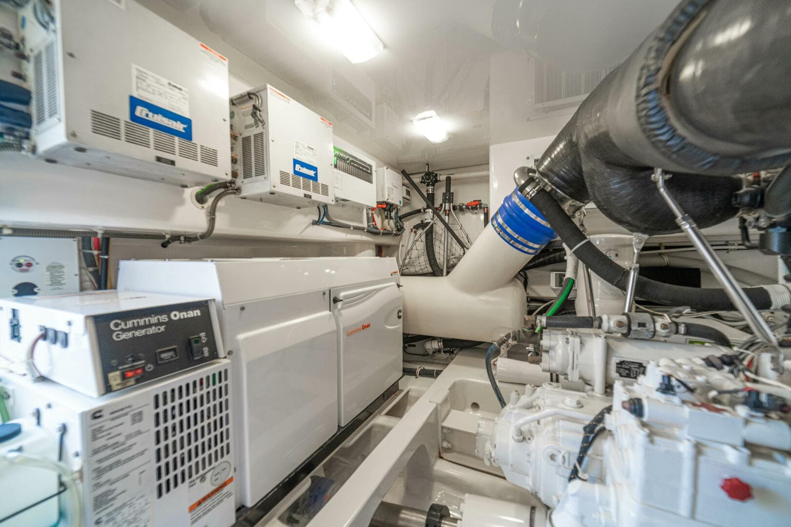 2016 Viking 66 Convertible — photo 89