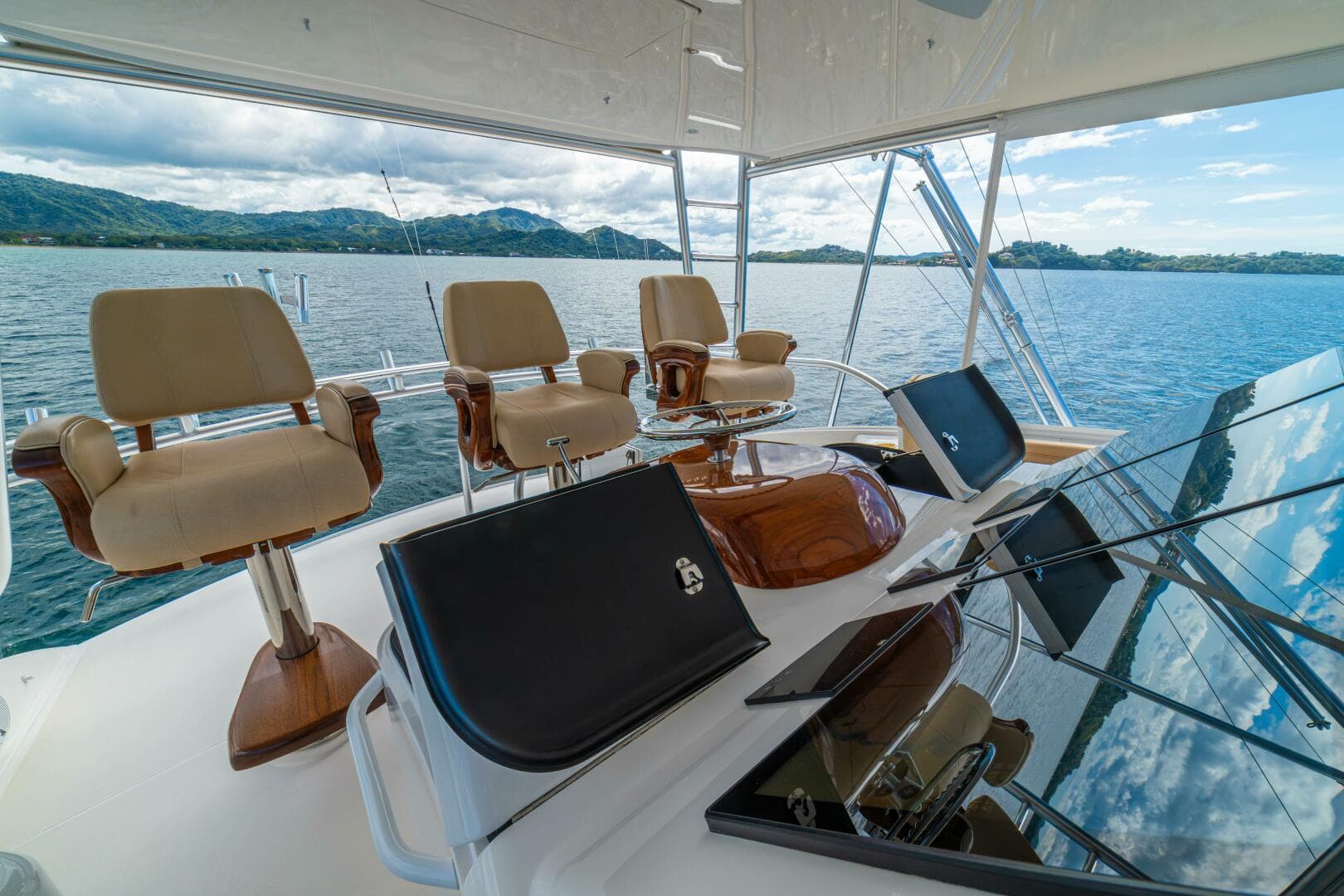 2016 Viking 66 Convertible — photo 72