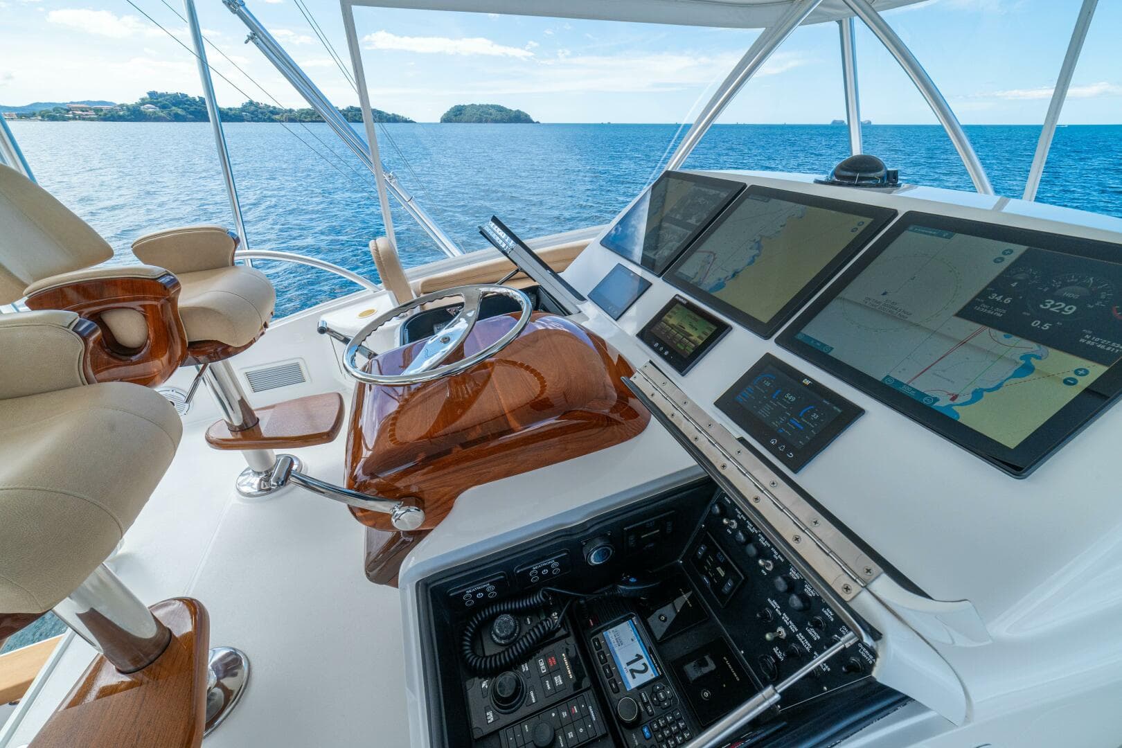 2016 Viking 66 Convertible — photo 73