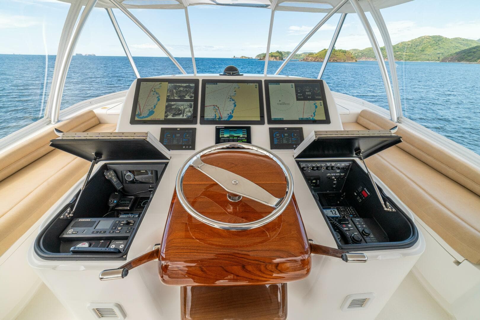 2016 Viking 66 Convertible — photo 2