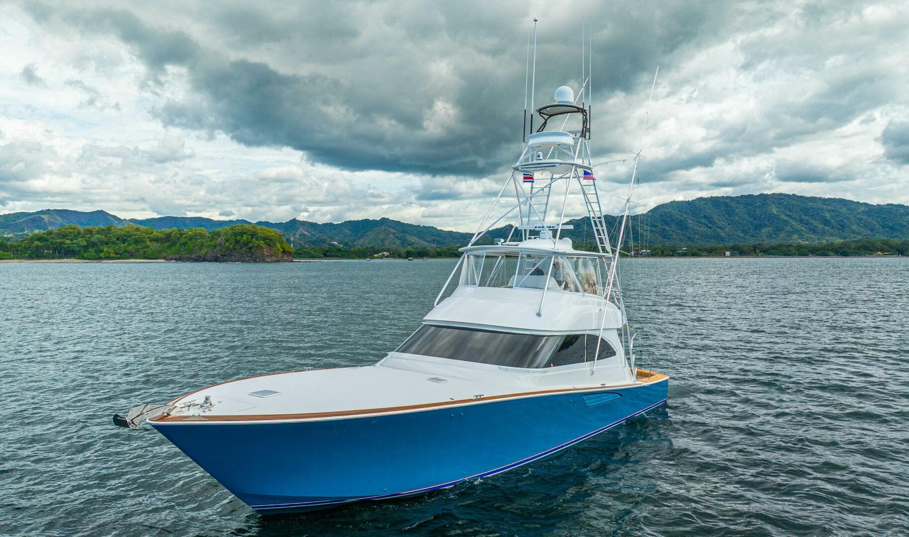 2016 Viking 66 Convertible — photo 7