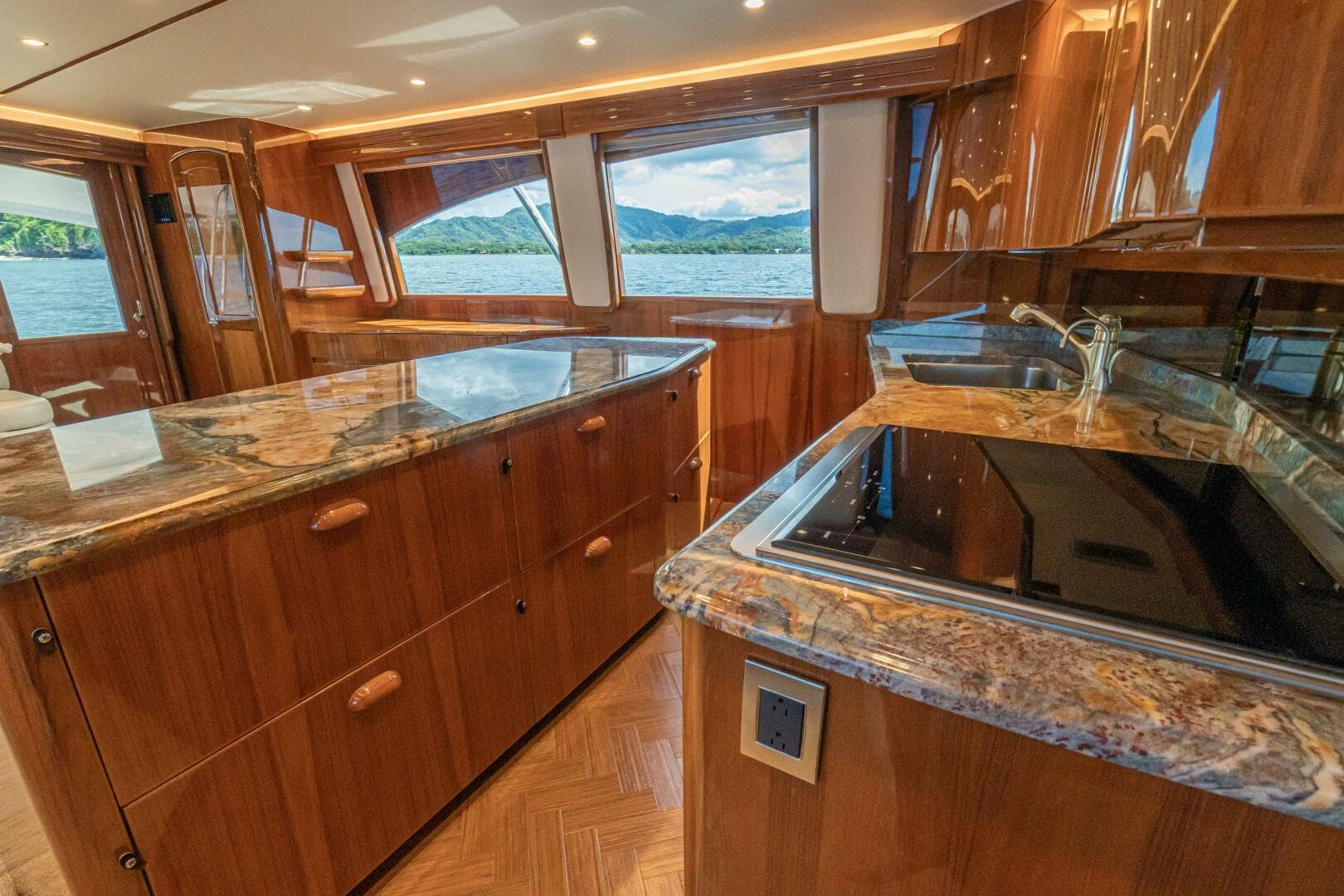 2016 Viking 66 Convertible — photo 27