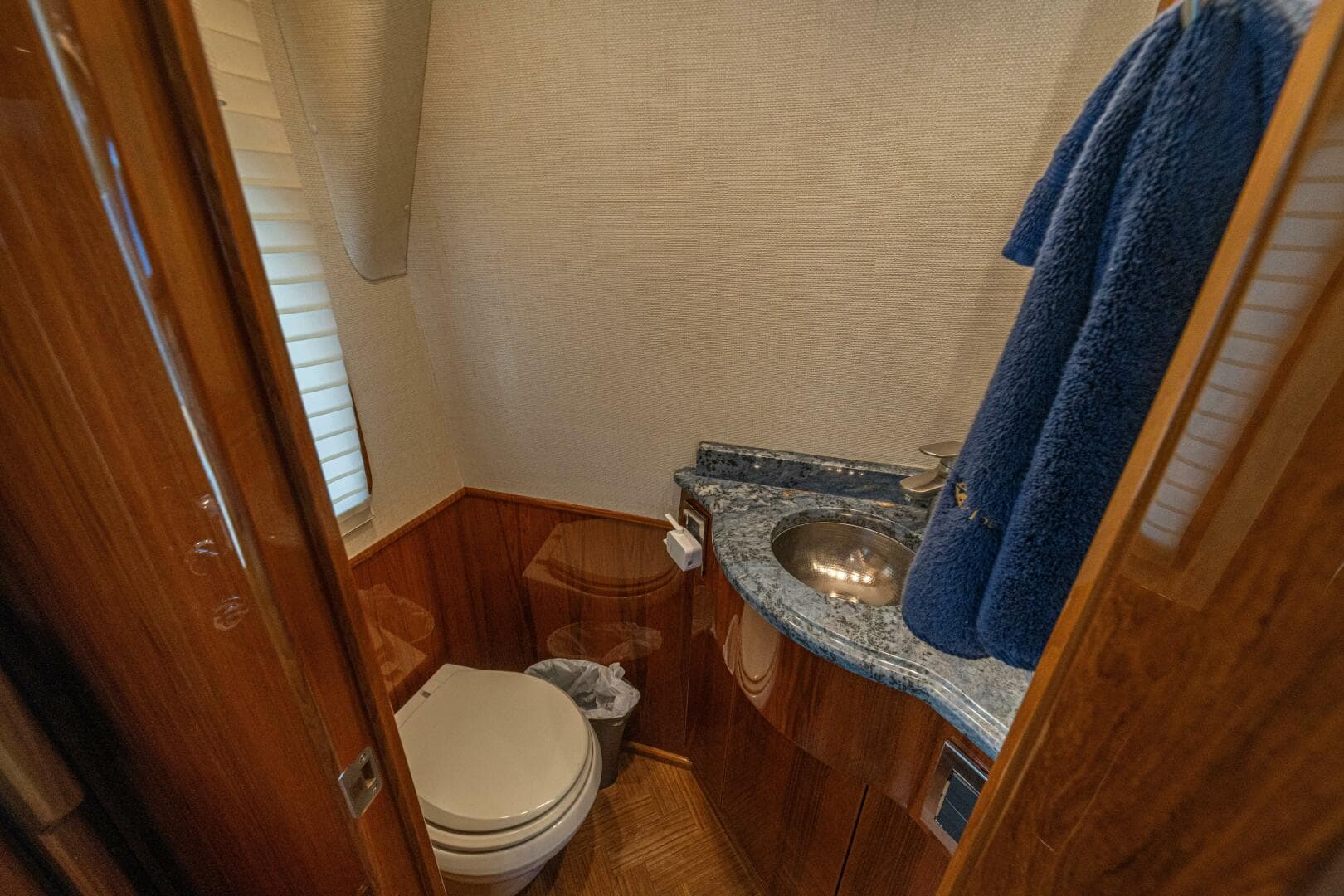 2016 Viking 66 Convertible — photo 20