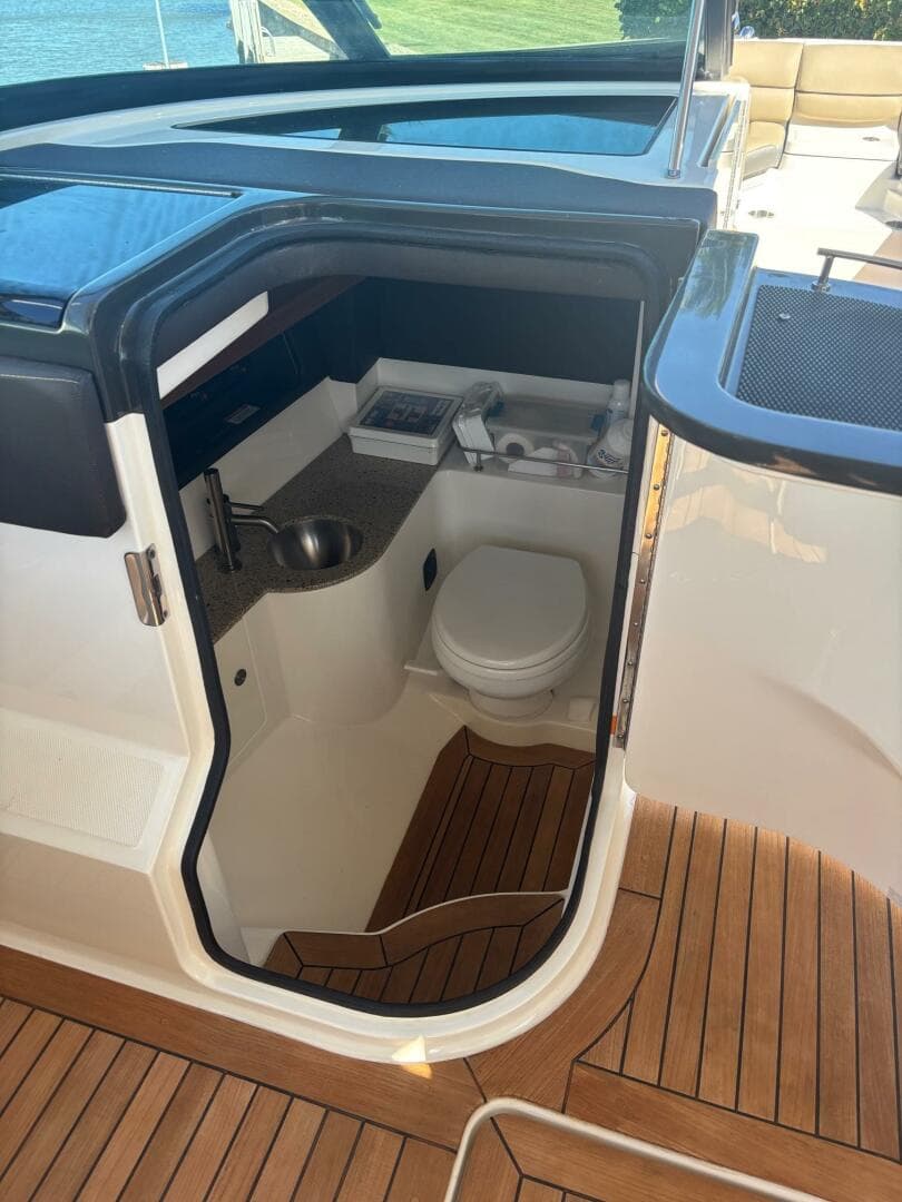 2016 Sea Ray 350 Slx — photo 21