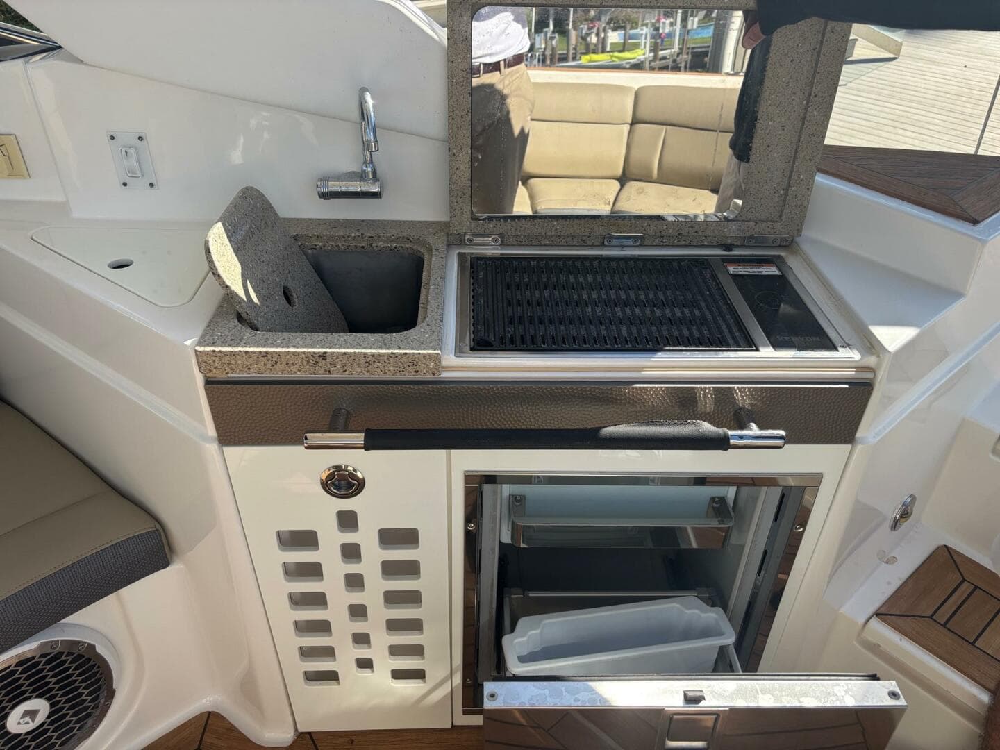 2016 Sea Ray 350 Slx — photo 9