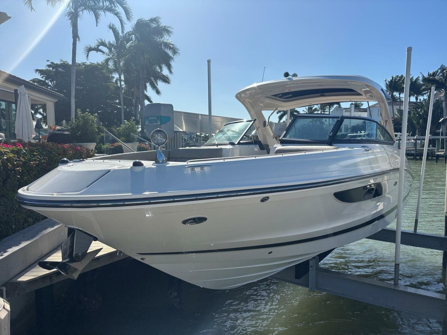 2016 Sea Ray 350 Slx