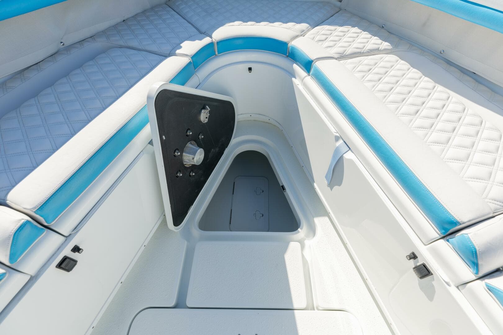 2017 Yellowfin 42 Offshore — photo 12