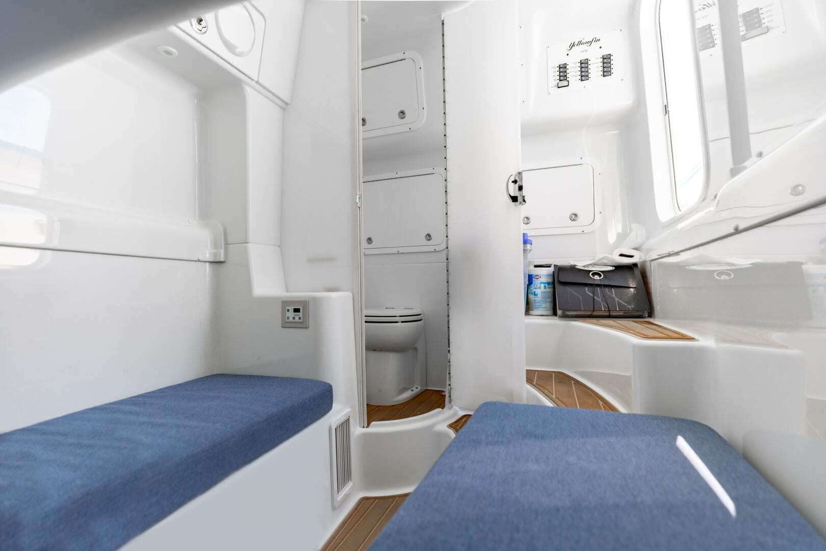 2017 Yellowfin 42 Offshore — photo 3