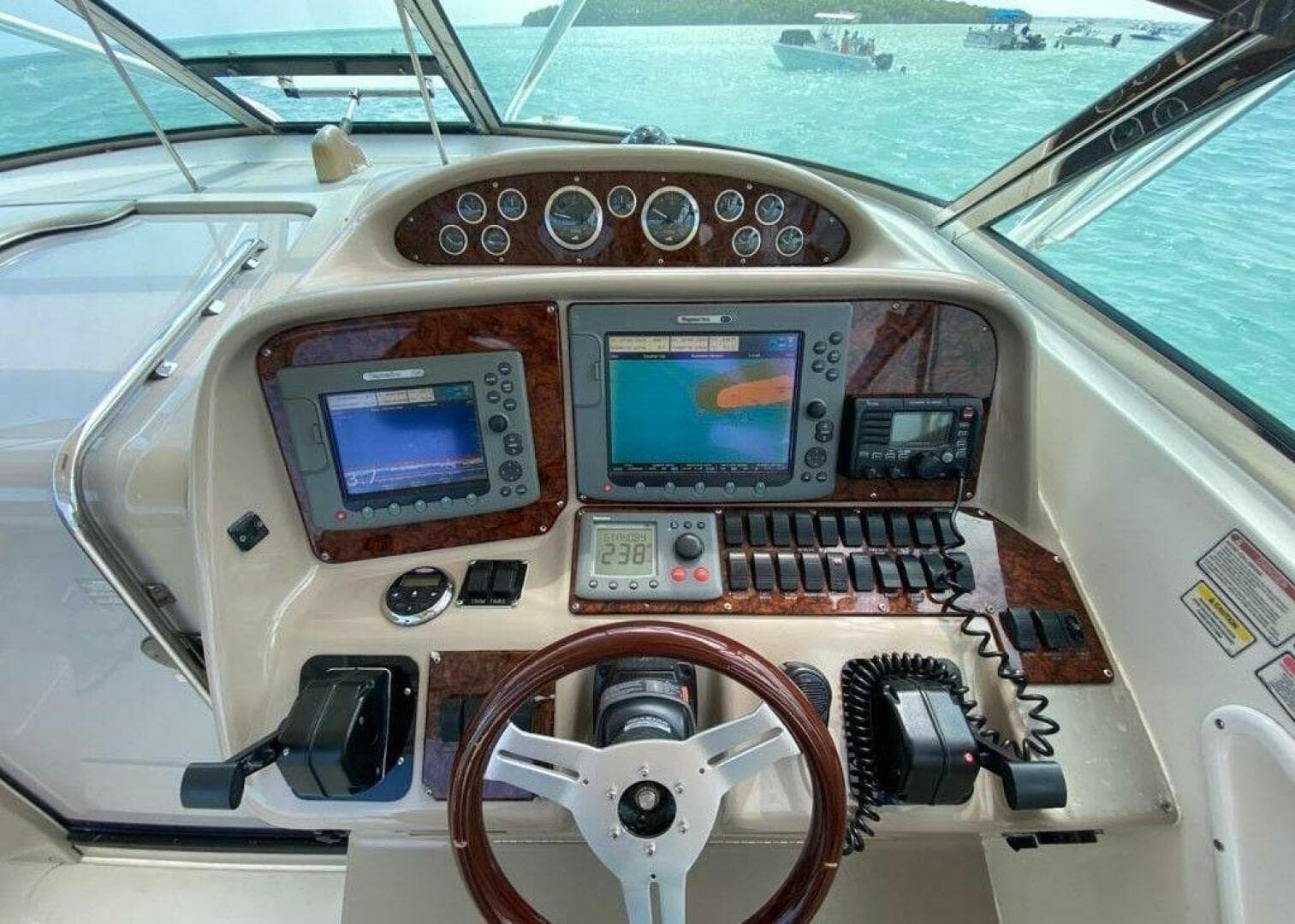 2001 Sea Ray 340 Amberjack — photo 16