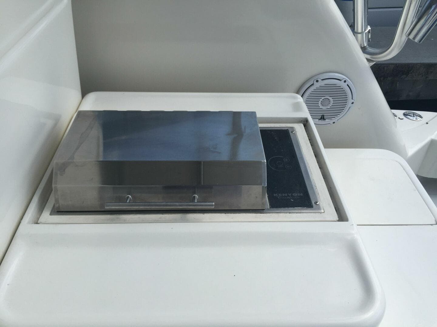 2001 Sea Ray 340 Amberjack — photo 13