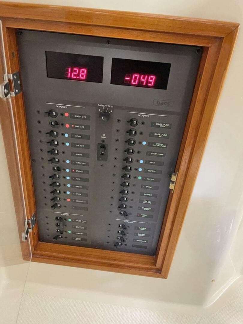 2003 Hinckley Picnic 36 Ep — photo 17