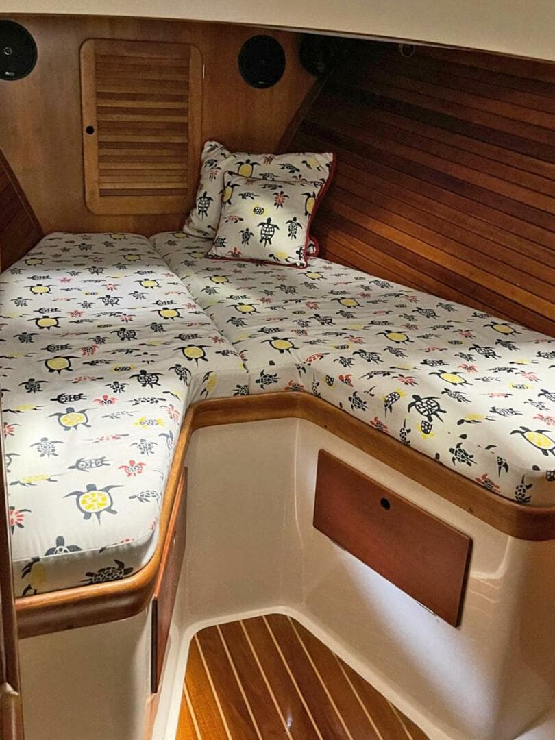 2003 Hinckley Picnic 36 Ep — photo 15