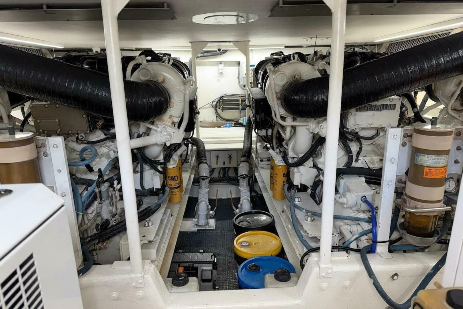 1999 Viking 58 Convertible — photo 41