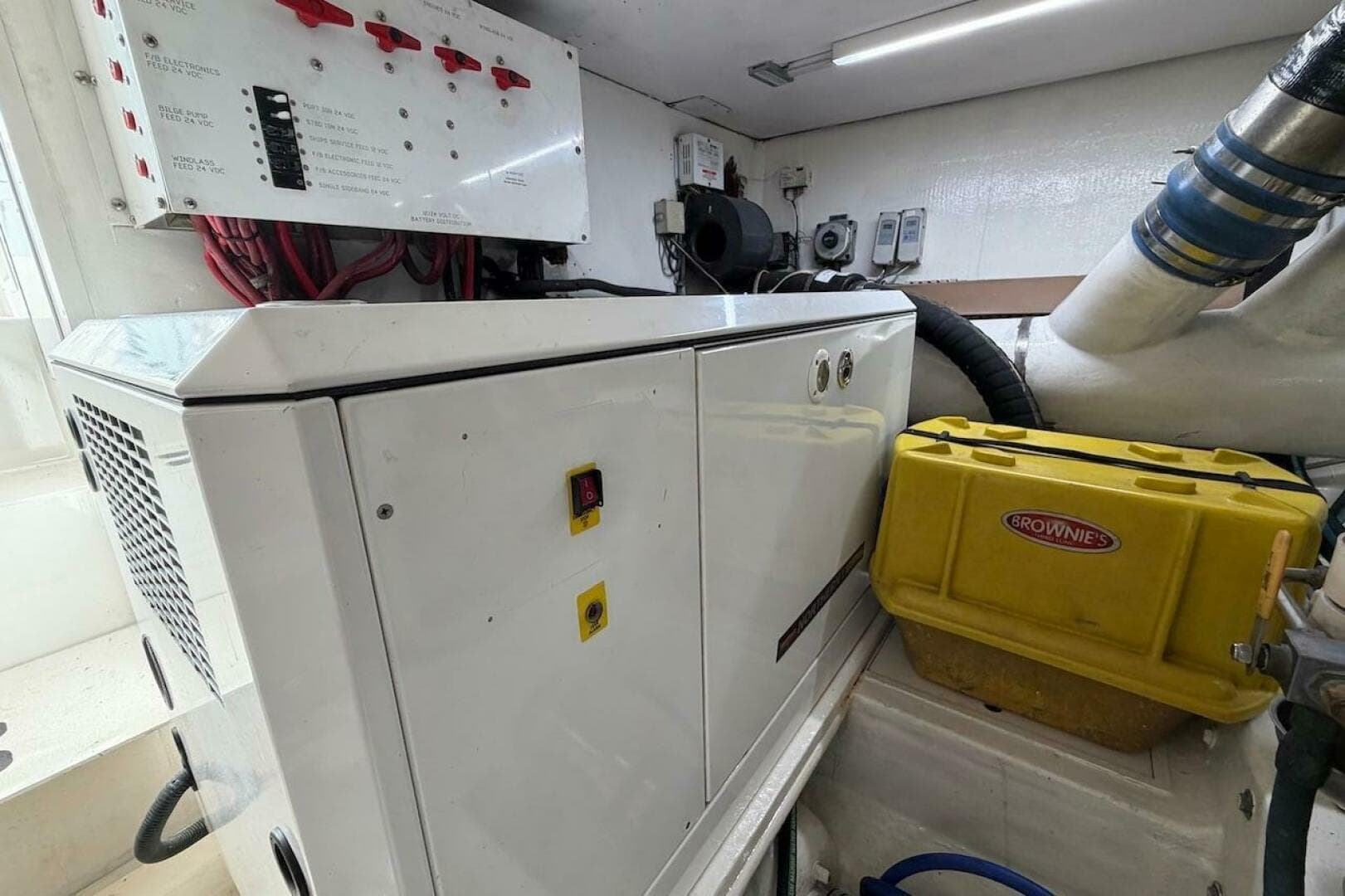 1999 Viking 58 Convertible — photo 46