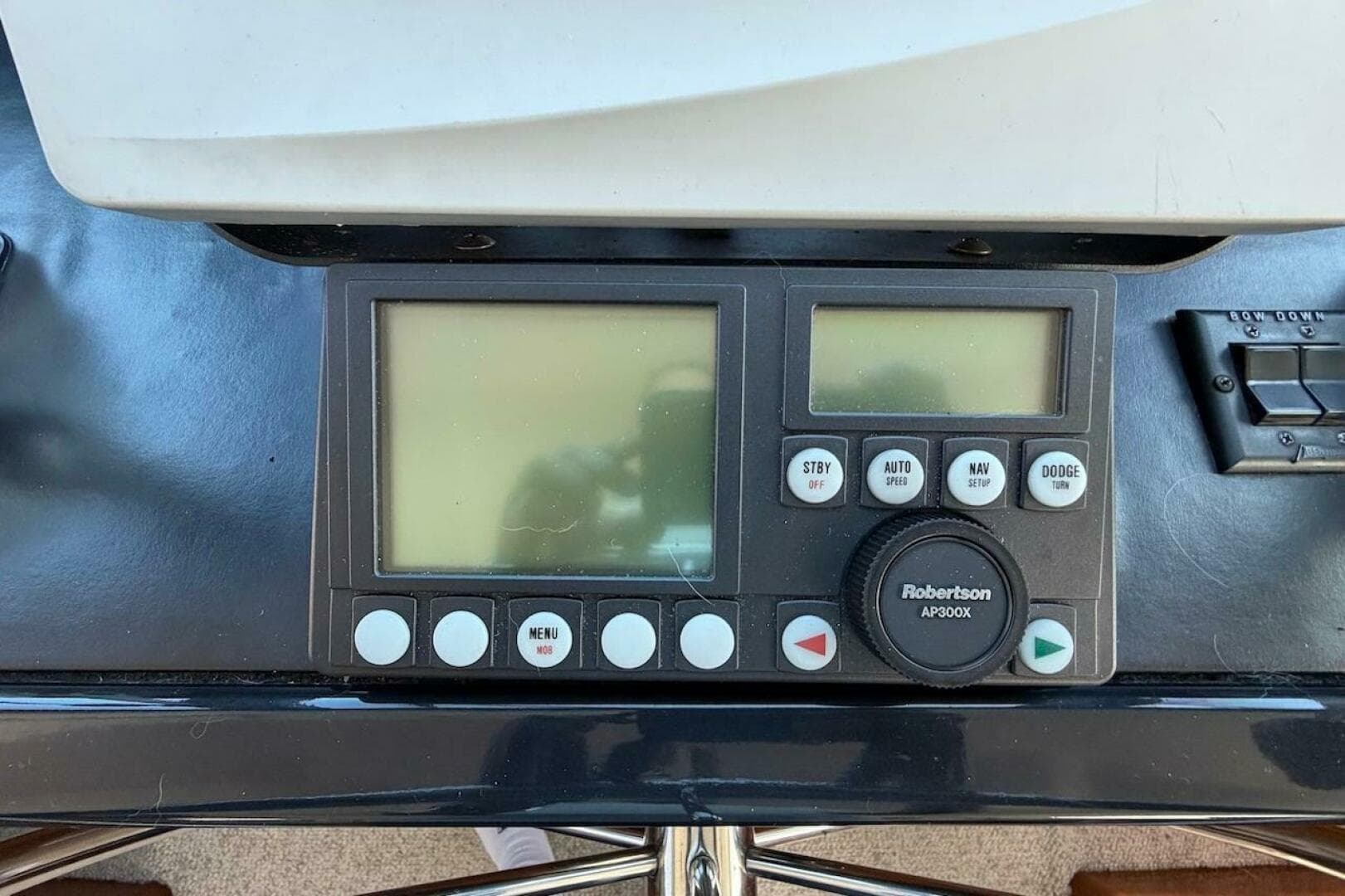 1999 Viking 58 Convertible — photo 36