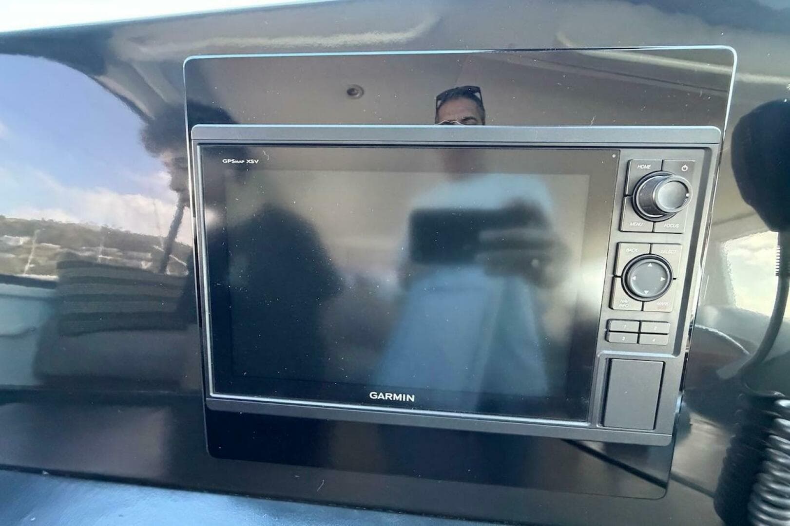 1999 Viking 58 Convertible — photo 32