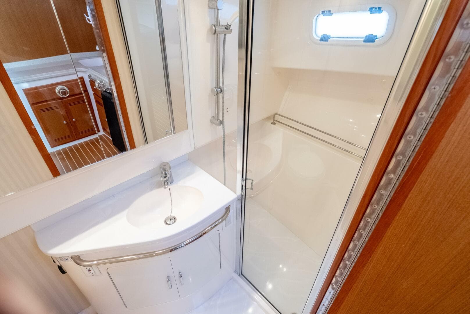 2007 Cabo 40 Express — photo 26