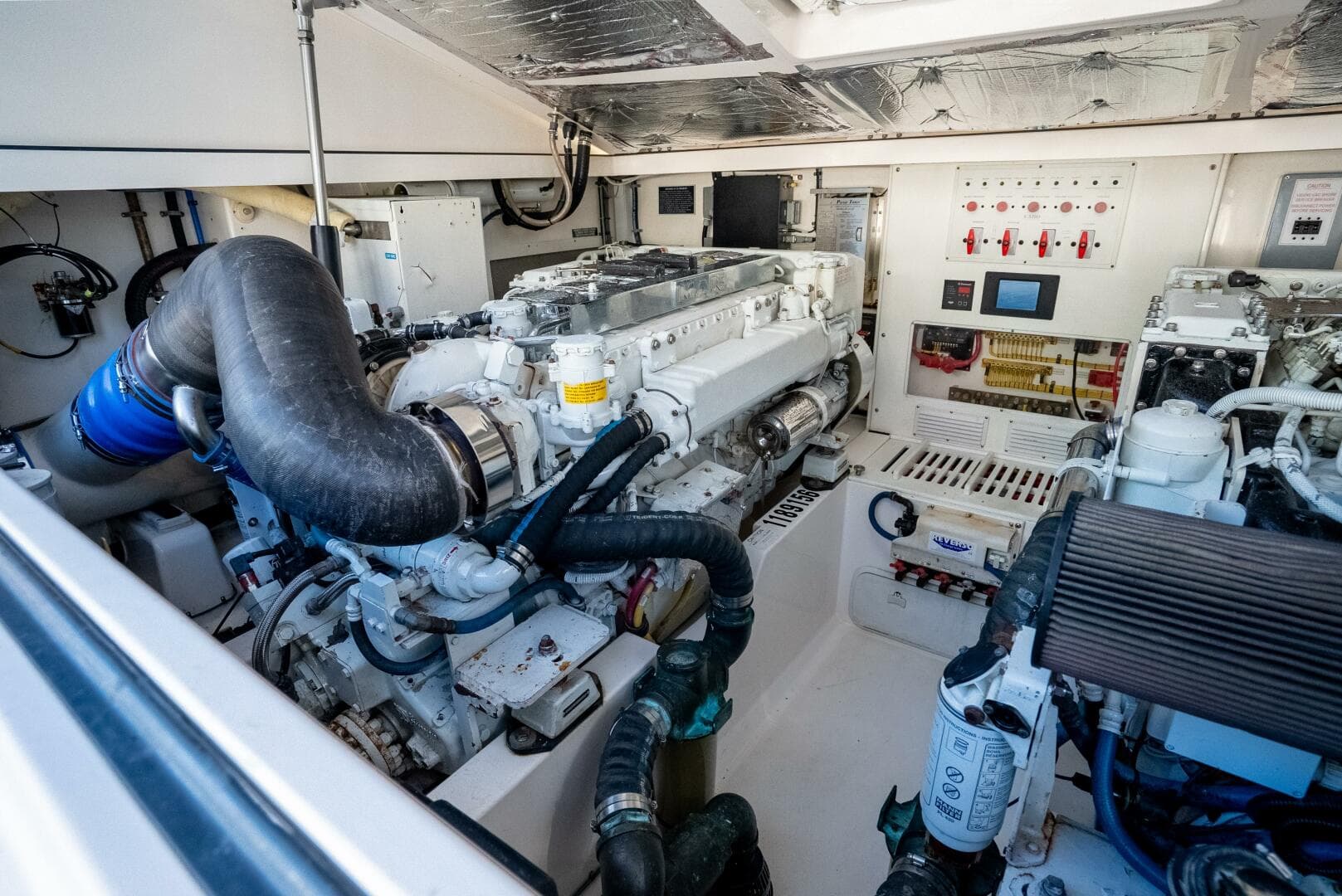 2007 Cabo 40 Express — photo 29