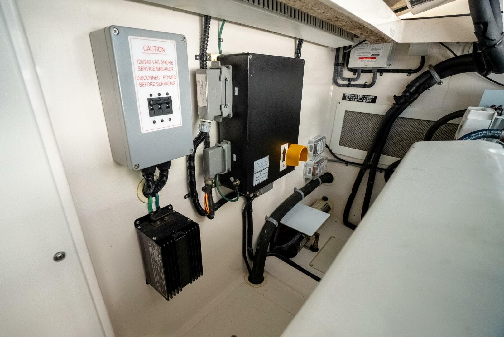 2007 Cabo 40 Express — photo 32