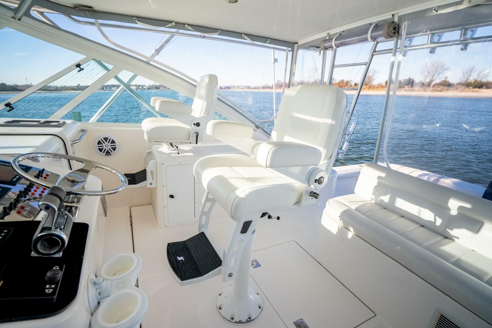 2007 Cabo 40 Express — photo 16