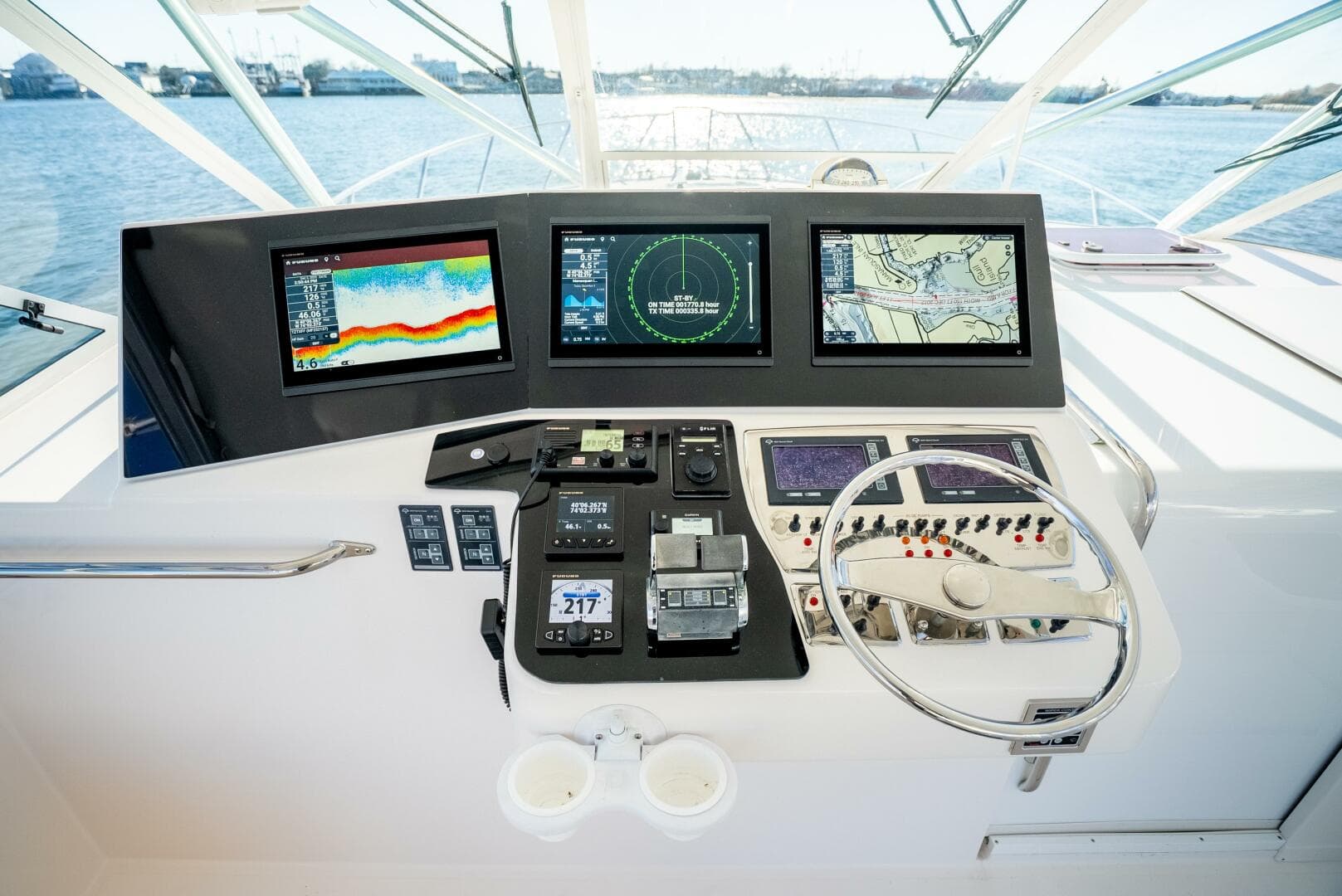 2007 Cabo 40 Express — photo 15