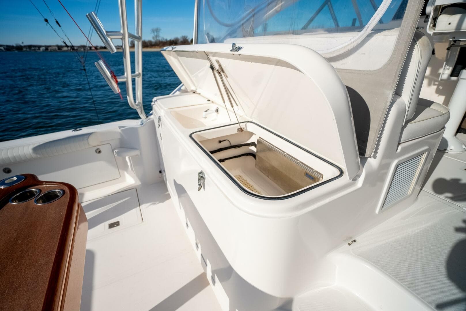2007 Cabo 40 Express — photo 11