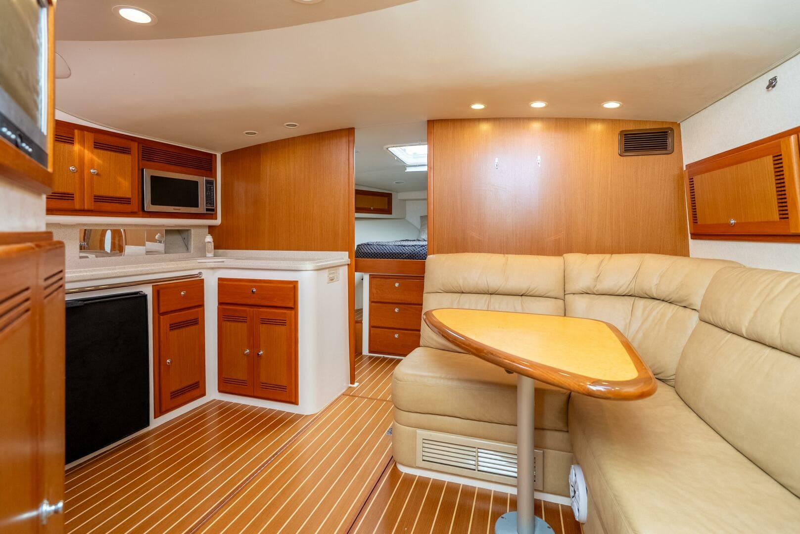 2007 Cabo 40 Express — photo 19