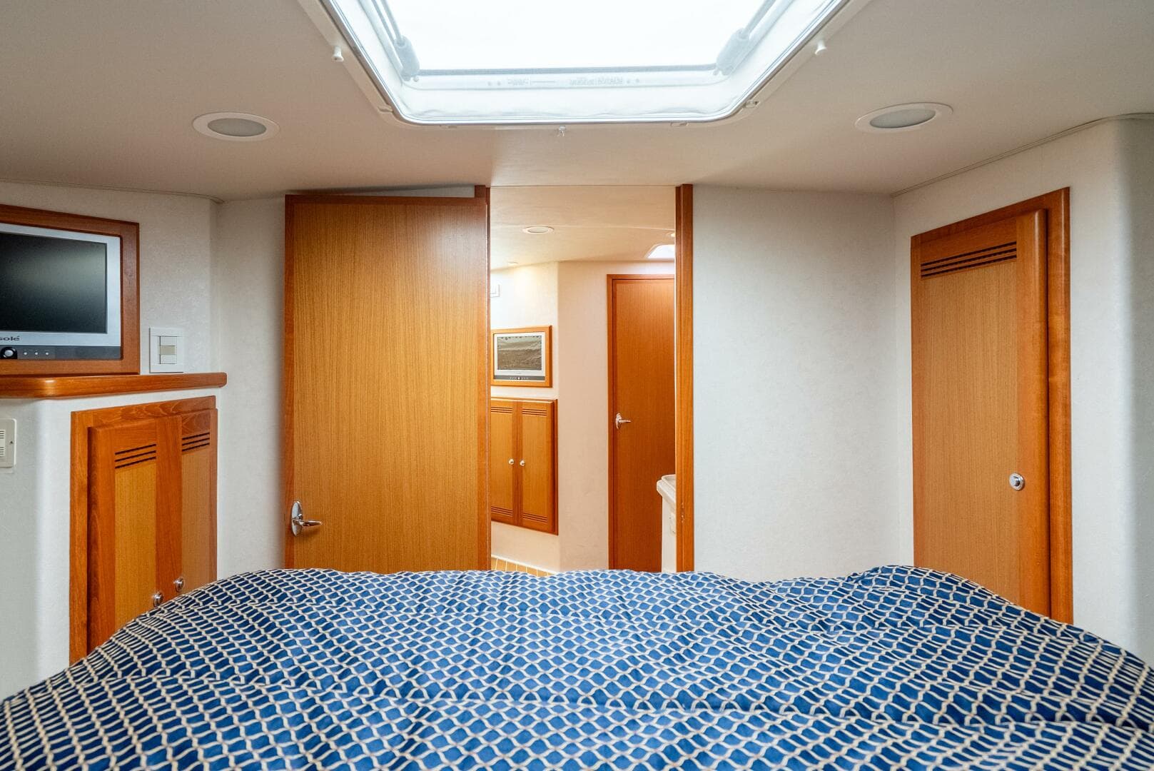 2007 Cabo 40 Express — photo 22