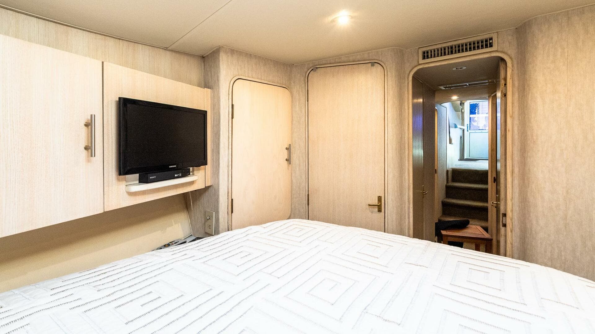 1998 Ocean Yachts 48 Super Sport — photo 39