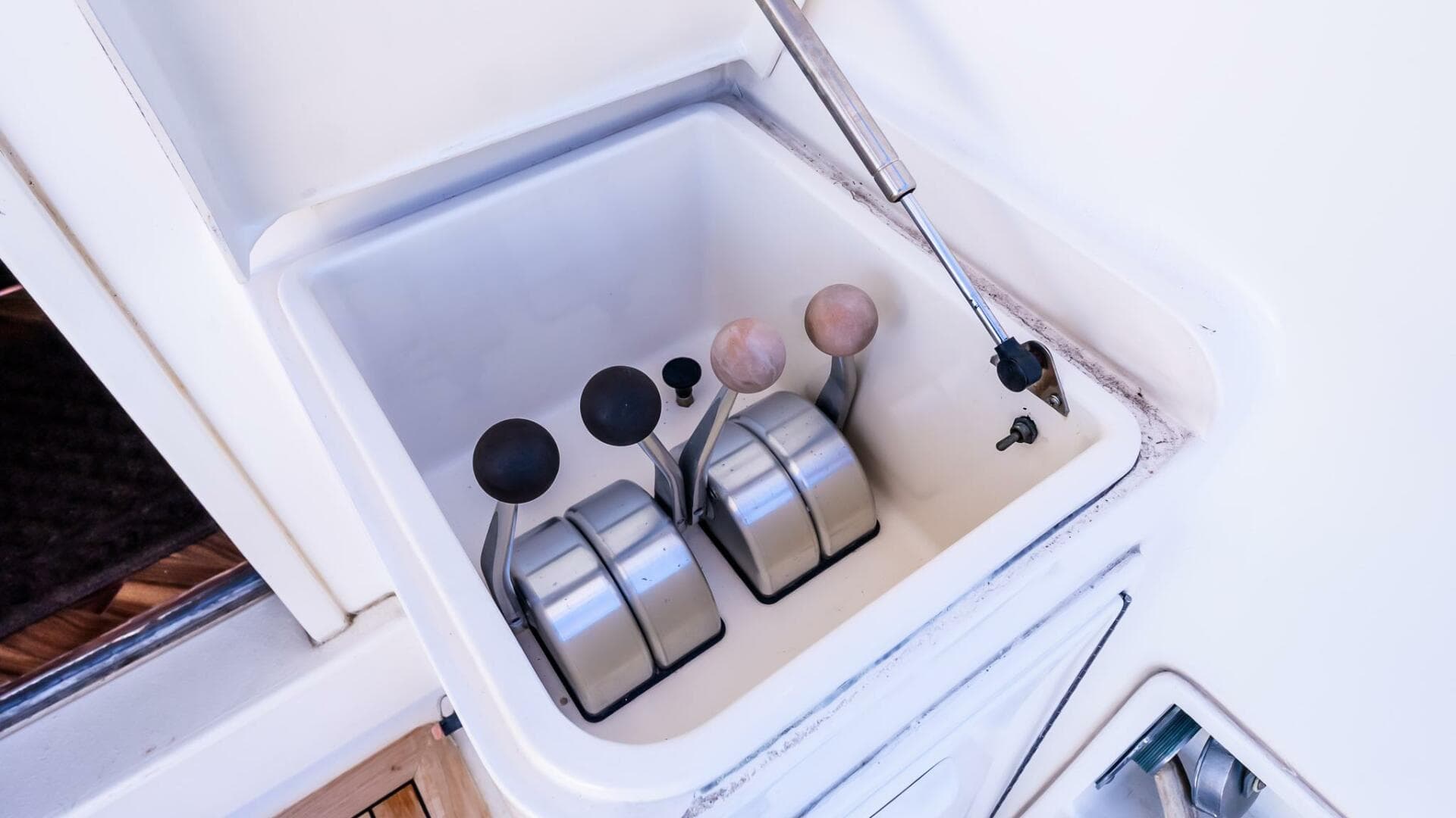 1998 Ocean Yachts 48 Super Sport — photo 16