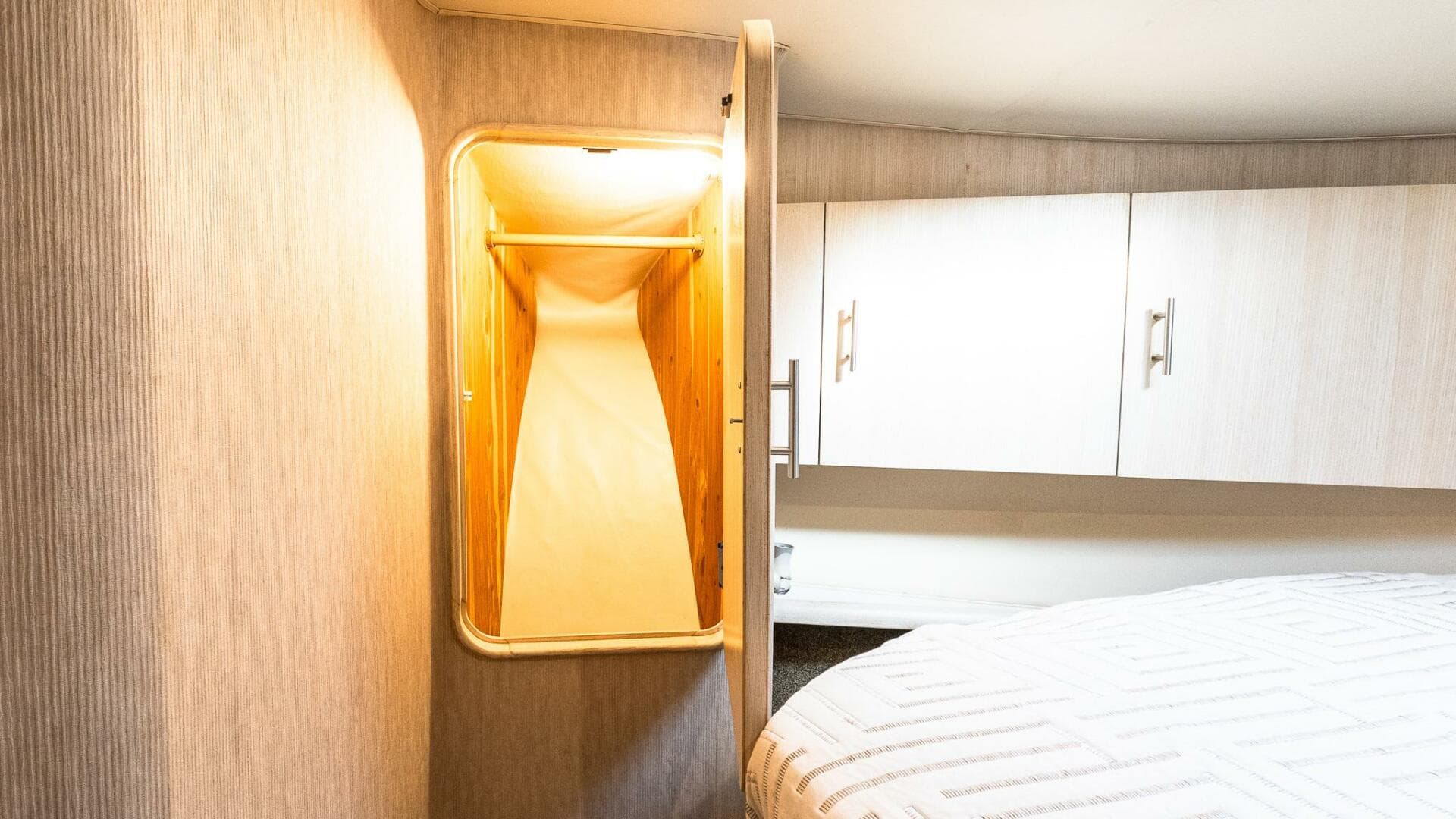 1998 Ocean Yachts 48 Super Sport — photo 40