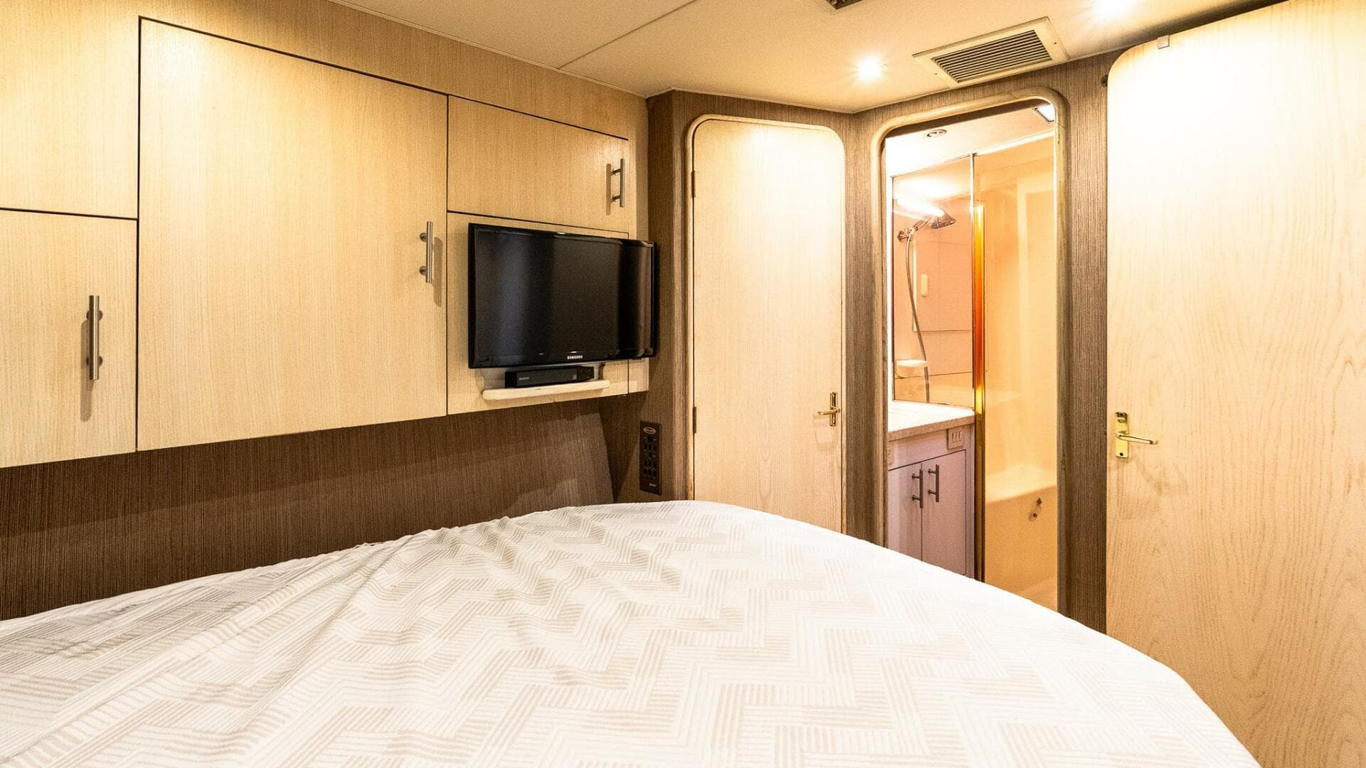 1998 Ocean Yachts 48 Super Sport — photo 35