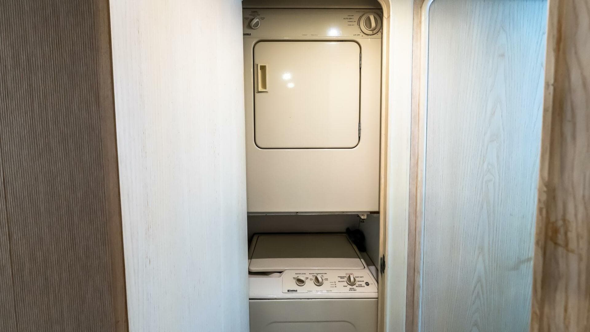 1998 Ocean Yachts 48 Super Sport — photo 31