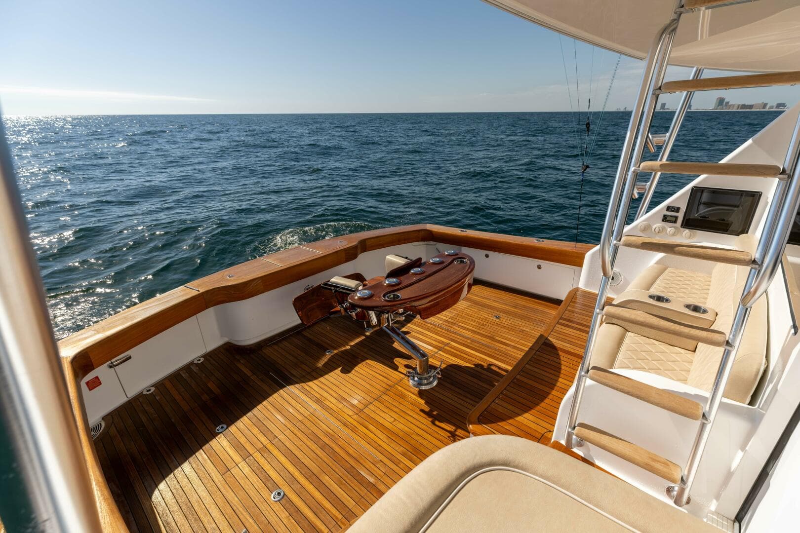 2020 Viking 62 Convertible — photo 31