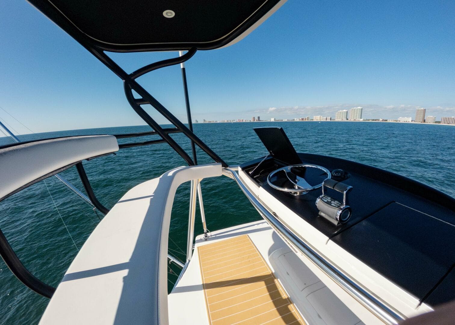 2020 Viking 62 Convertible — photo 44