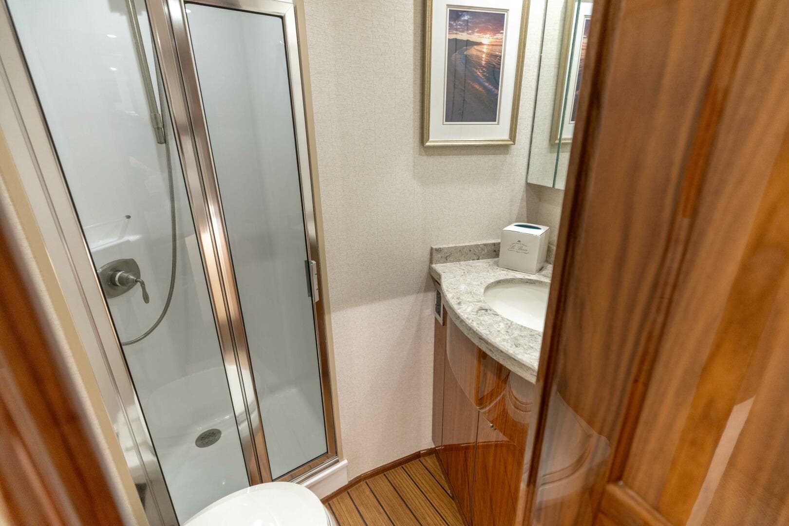 2020 Viking 62 Convertible — photo 29