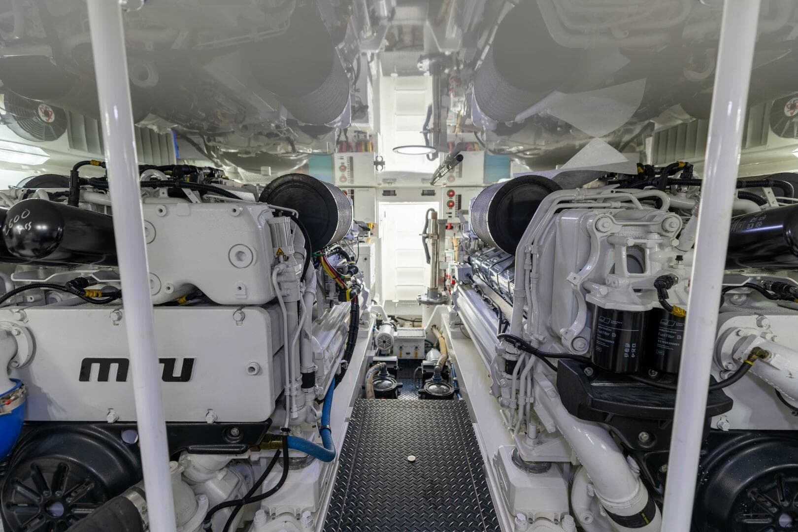 2020 Viking 62 Convertible — photo 45