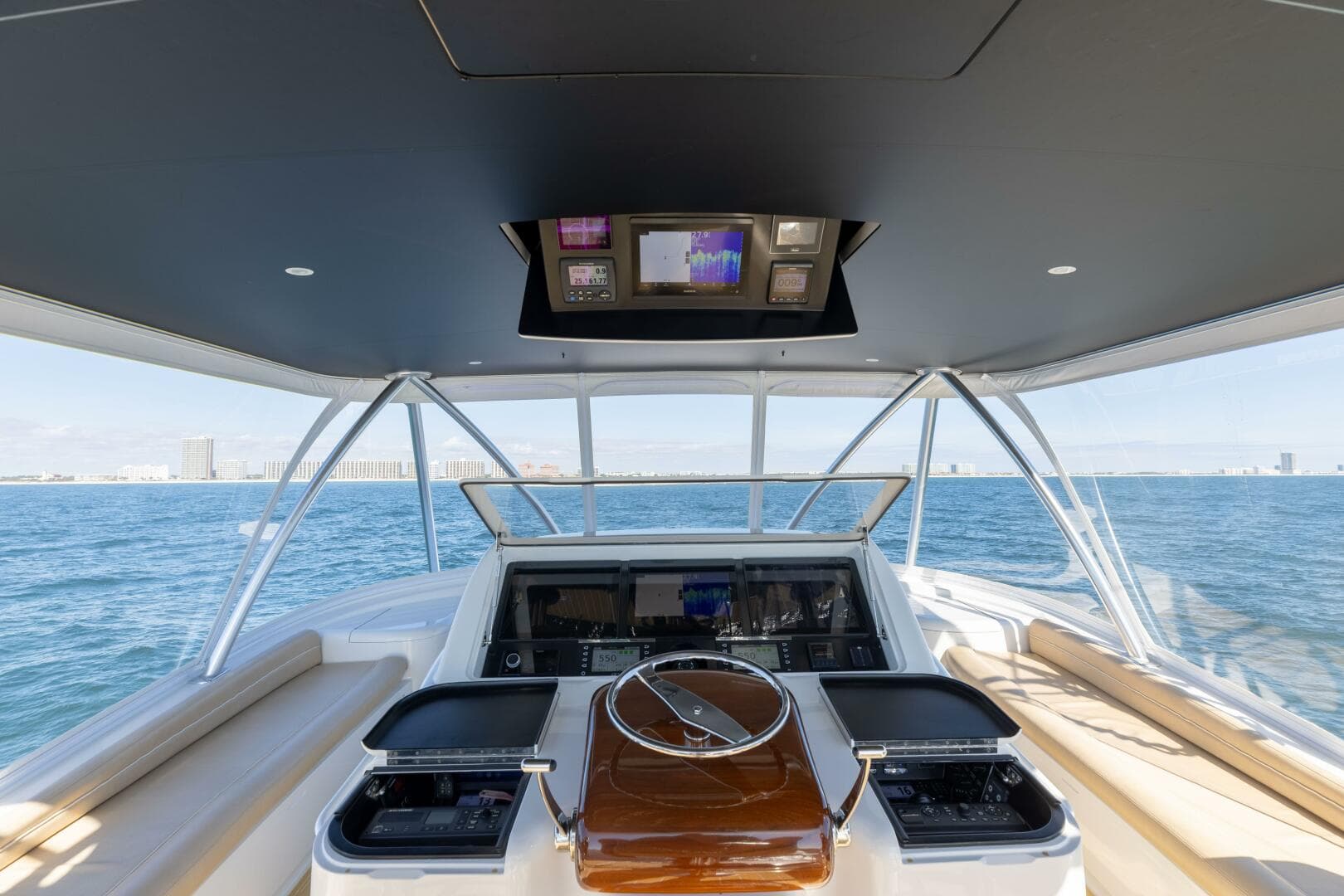2020 Viking 62 Convertible — photo 38