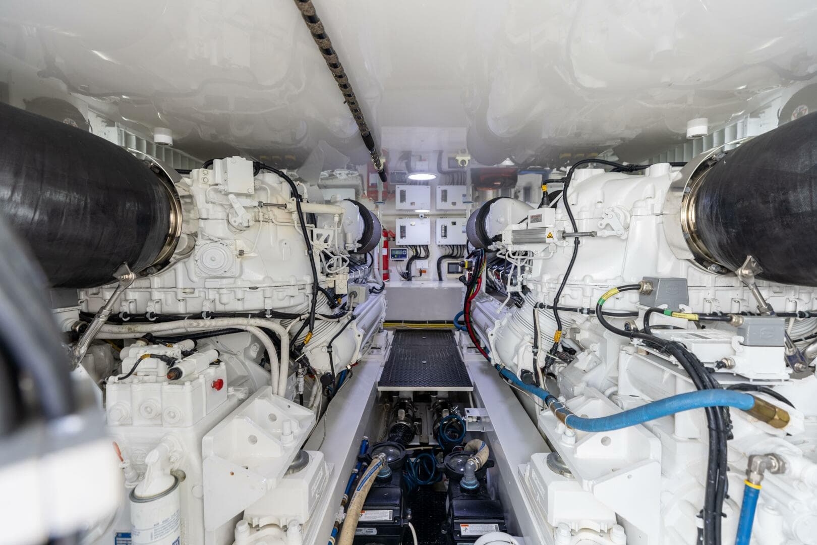 2020 Viking 62 Convertible — photo 46