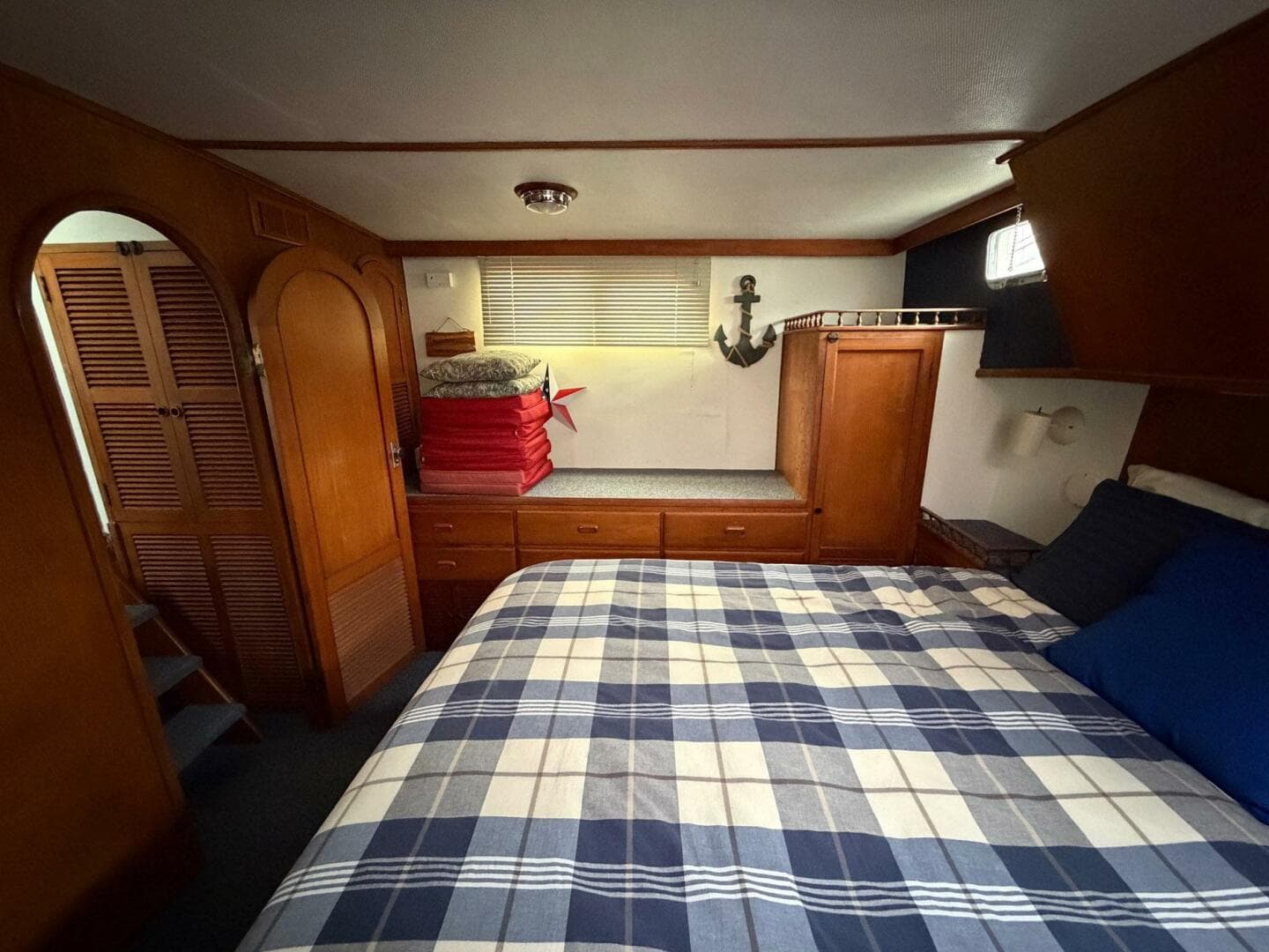 1984 Golden Star Trawler — photo 40
