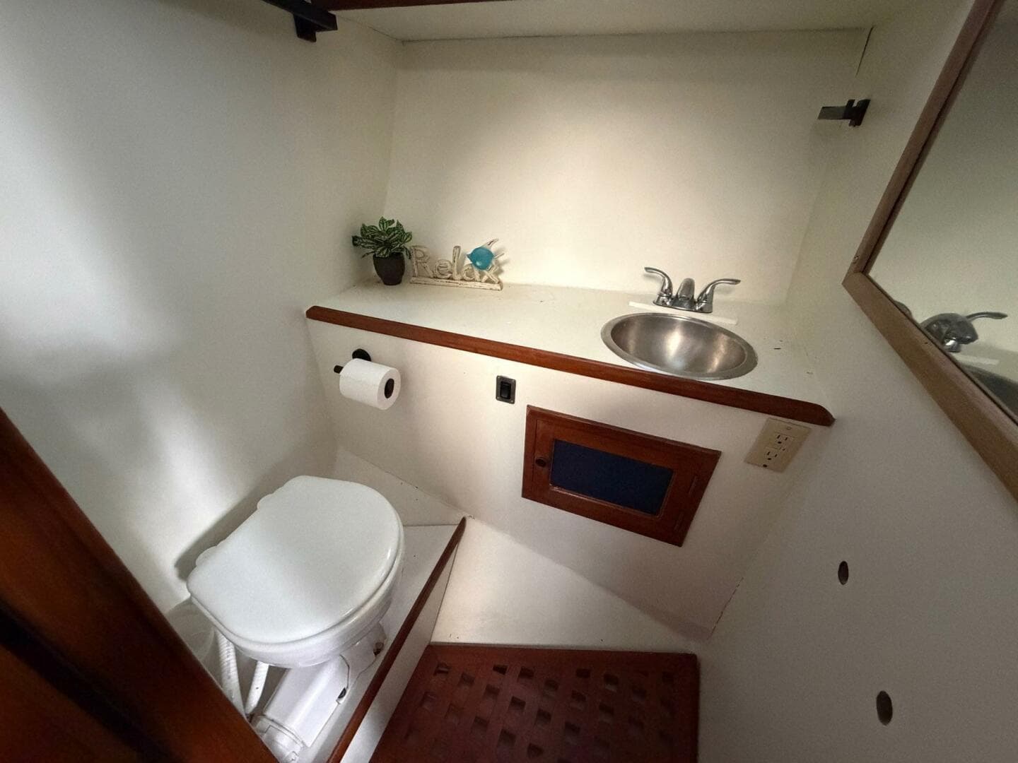 1984 Golden Star Trawler — photo 43